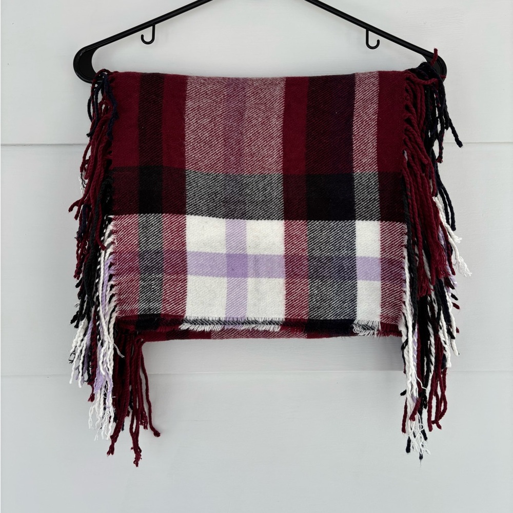 American Eagle Outfitters Long Plaid Scarf Wrap Tassel Fringe Black Red Cozy